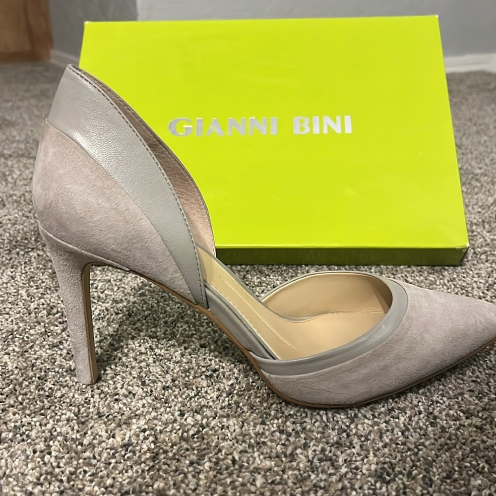 Gianni Bini Stone Pumps, Size 8.5.